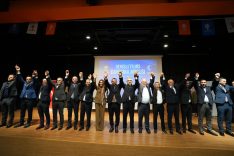 Ataşehir’de CHP’li 6 meclis üyesi AK Parti’ye katıldı
