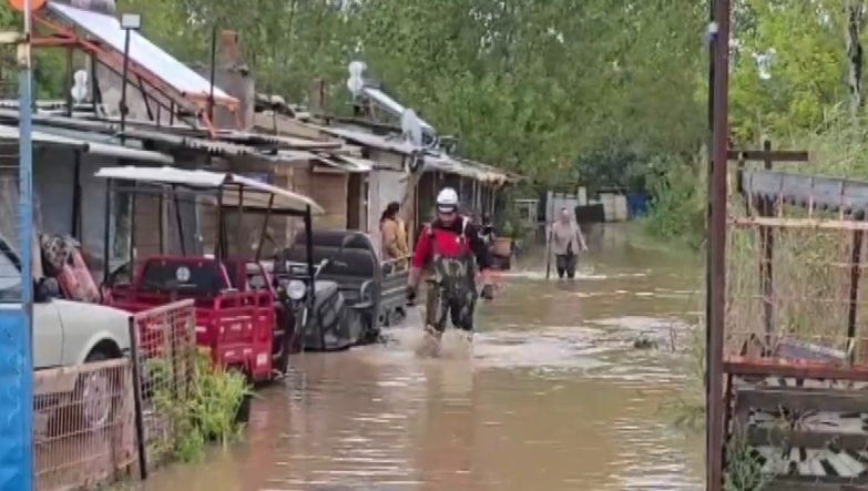 Mudanya’da sağanak su baskınına yol açtı, mahsur kalanlar kurtarıldı (3)
