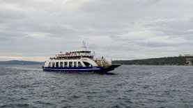 Gökçeada feribot seferlerine fırtına engeli