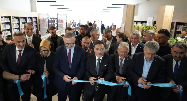 Kayseri Şehir Hastanesi’nde kütüphane açılışı gerçekleştirildi