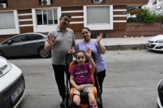 Serebral palsili Yağmur’un tek hayali arkadaşları gibi yürüyebilmek