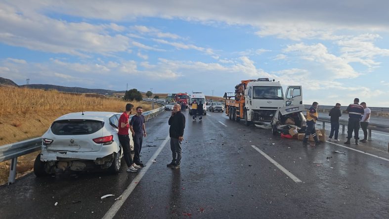 Adıyaman’da zincirleme kaza; 7 yaralı