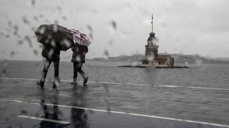 İstanbul’da 12 İlçe İçin Kuvvetli Yağış Uyarısı