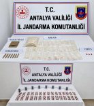 Aksu ve Manavgat’ta uyuşturucu operasyonu