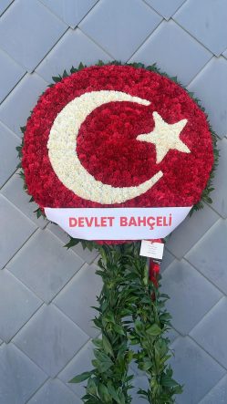 Bahçeli, TFF Başkanı Hacıosmanoğlu’na çiçek gönderdi