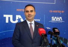 Bakan Kacır: 2027’nin ilk aylarında Ay uzay aracımızı Ay’a göndereceğiz
