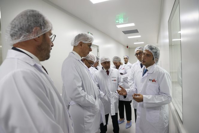 Bakan Memişoğlu, Ankara’da Keyvac Biyolojik Ürünler tesisini ziyaret etti