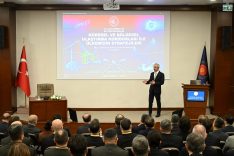 Bakan Uraloğlu, ‘ulaştırma koridorları’ konulu konferans verdi