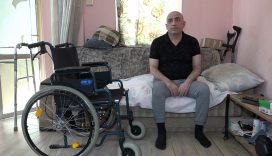 Bir gecede felç kaldı, tekrar adım atabilmek için 3 yıldır çalışıyor