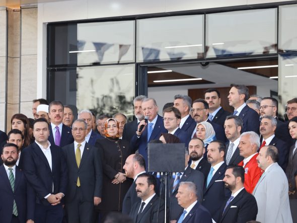 Cumhurbaşkanı Erdoğan: Türkiye’nin geleceği emin ellerde (3)