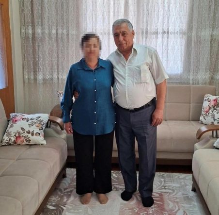 Evde bıçakla boğazından yaralanan kişi öldü, eşi gözaltına alındı