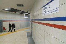 İzmir Metrosu’ndan DEÜ Hastanesi’ne kesintisiz yaya tüneli açıldı