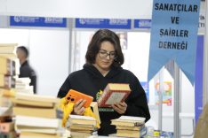Kocaeli Kitap Fuarı’nda sahaf stantlarına ilgi