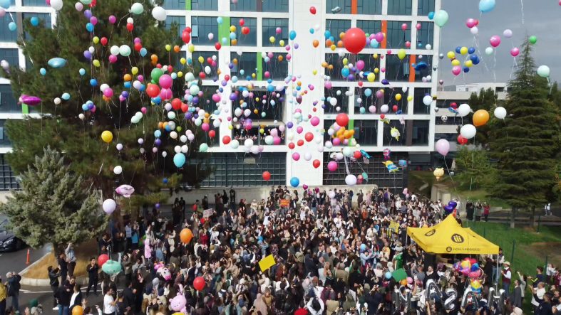 Lösemiyi yenen Hasan için gökyüzüne balon bırakıldı
