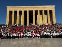 LÖSEV’den Anıtkabir’e 100 bin kişilik ziyaret