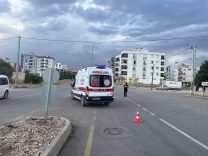Otomobil ile çarpışan motosiklet sürücüsü yaralandı
