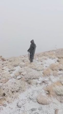 Ovacık’ta yaylaya kar yağdı