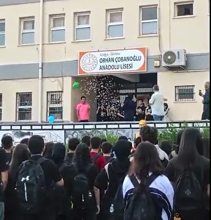 Tükürük bezi kanserini yenen Buse okula döndü