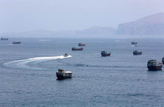 UKMTO: Hürmüz Boğazı’nda bir tanker kaynağı bilinmeyen mühimmatla vuruldu