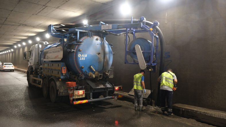 Yağmur suyu hatlarında kapsamlı temizlik çalışması