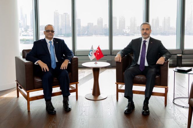 bakan-fidan-iit-genel-sekreteri-ahmed-ile-bir-araya-geldi-Rsvf8Raj.jpg
