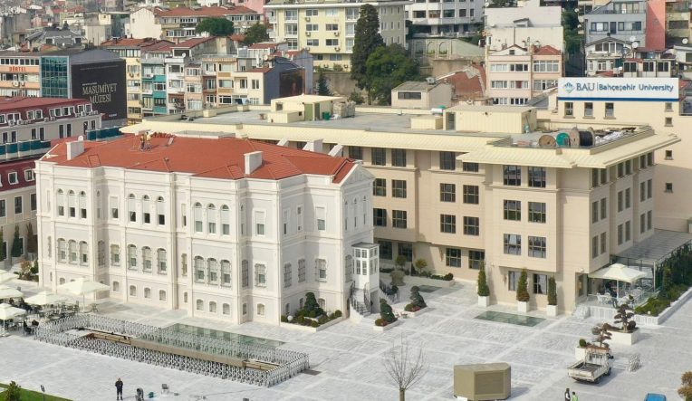 bau-kultur-ve-kongre-merkezi-besiktasta-kapilarini-acti-uEaWs97l.jpg