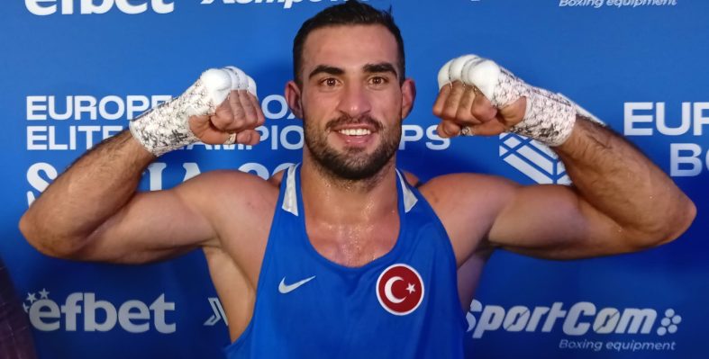 emrah-yasardan-avrupa-boks-sampiyonasinda-altin-madalya-4FKM4vTU.jpg