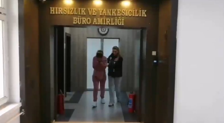 hirsizlik-suphelisi-kacarken-bindigi-otobuste-yakalandi-4RkZuDz2.jpg