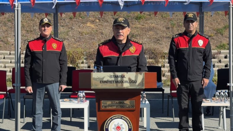 motosikletli-polis-timlerinin-son-dersini-il-emniyet-muduru-selami-yildiz-verdi-K4bBppQu.jpg